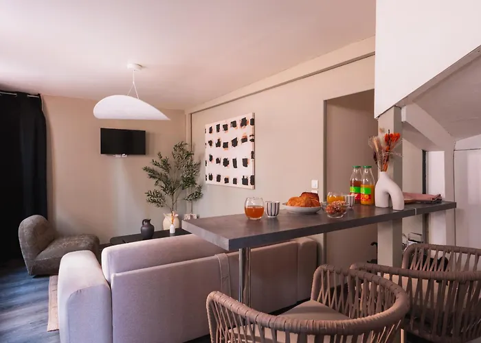 Le Saint-loup - T2 Dans Le Coeur Historique De